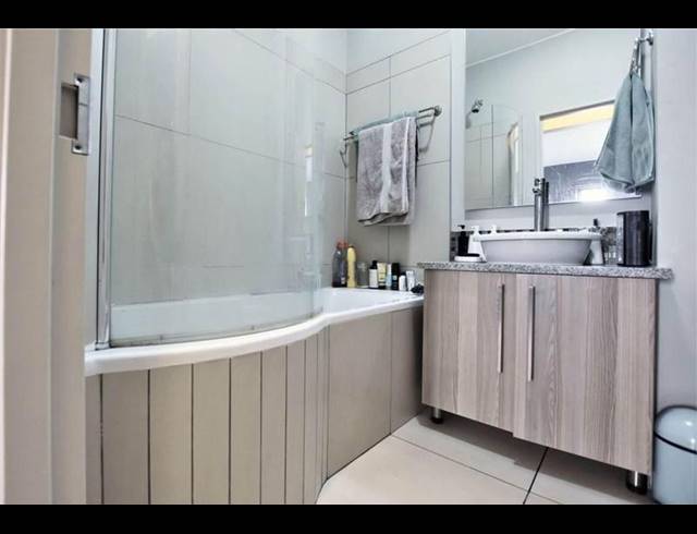 2 BEDROOM APARTMENT FOR SALE IN RIVONIA